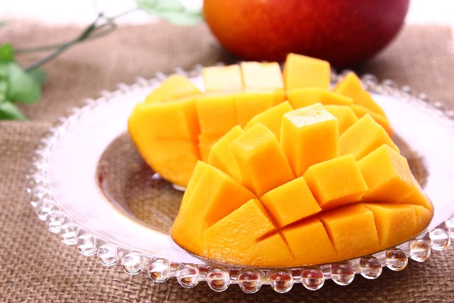 マンゴーの切り方は 皮の栄養効果は 皮まで食べれる食べ方は くらしの豆知識